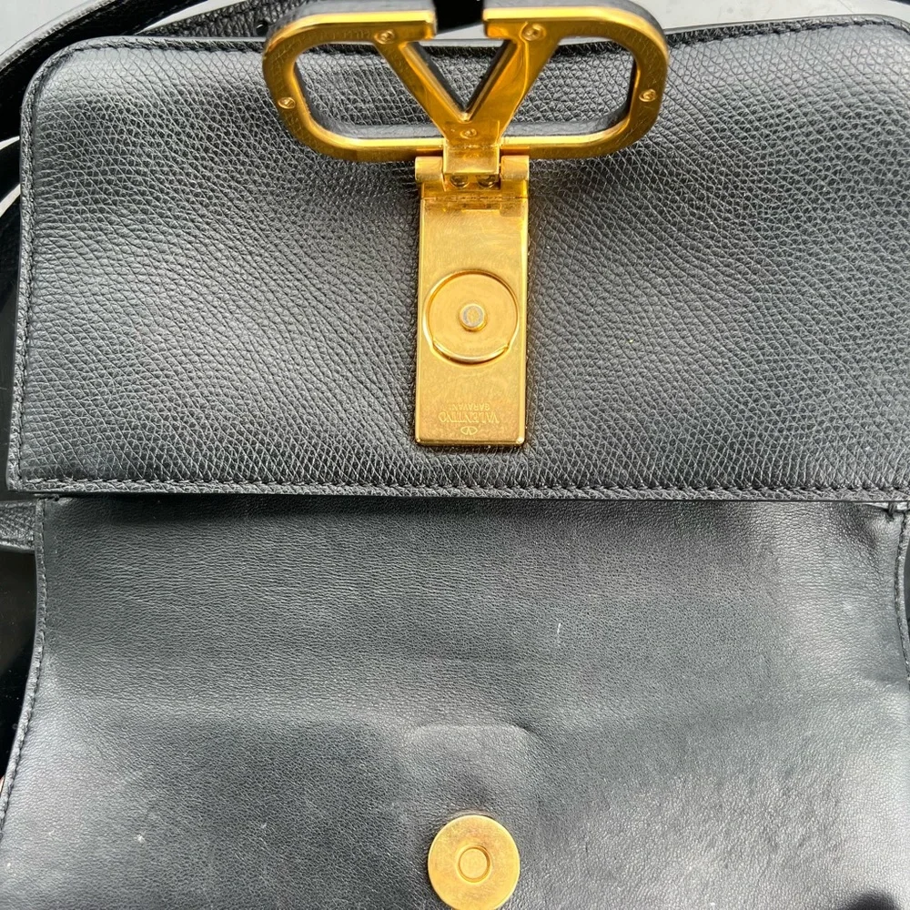 Valentino Garavani Black Crossbody Bag with Gold Circular Hardware - Picture 8 of 10